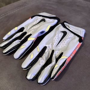 Nike Salute to service gloves (retro from 2014) new.